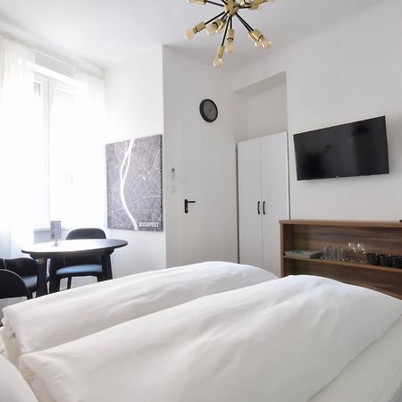 Luxury Apartment By Hi5 - Regiposta Boedapest Buitenkant foto