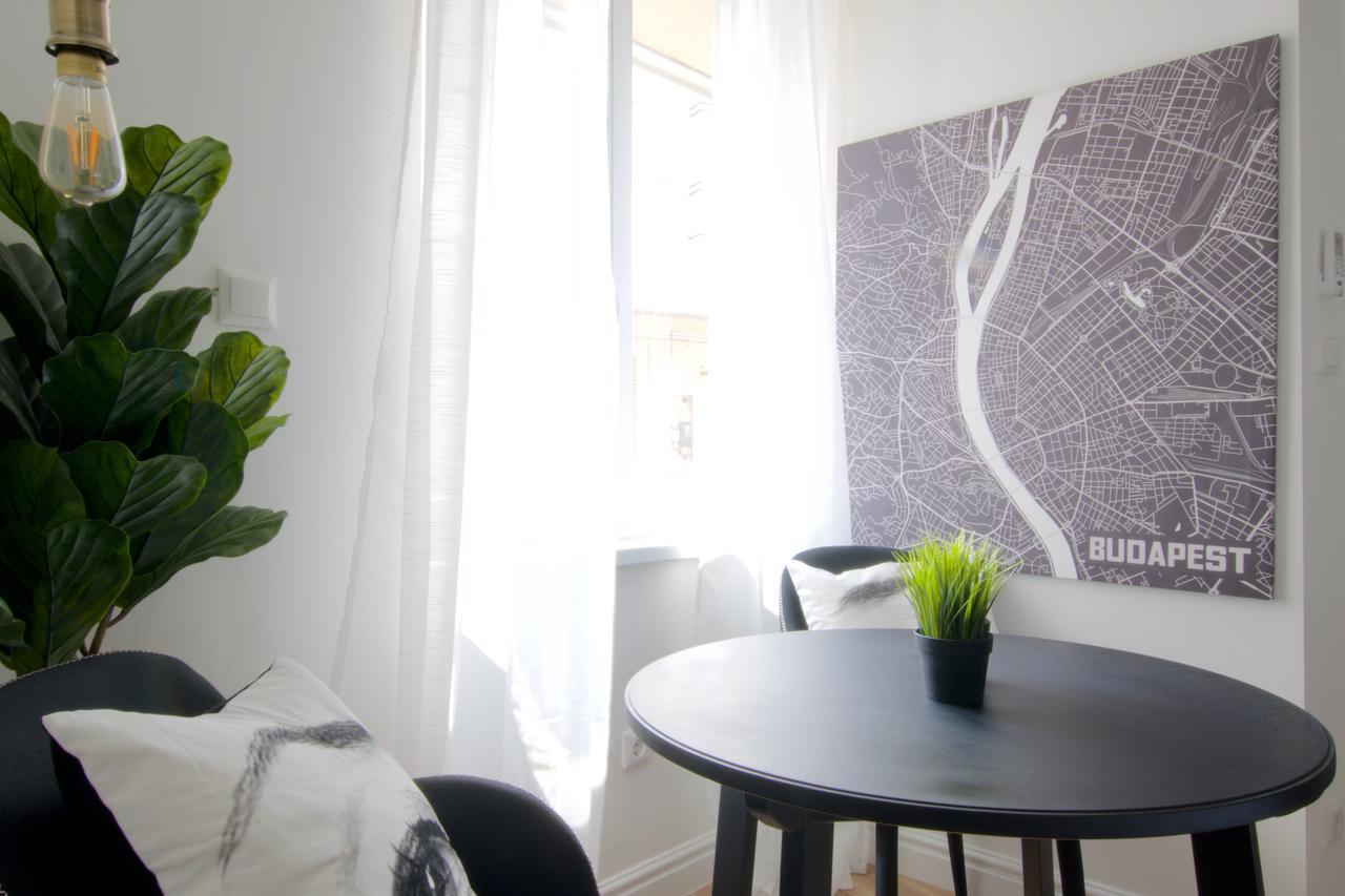 Luxury Apartment By Hi5 - Regiposta Boedapest Buitenkant foto