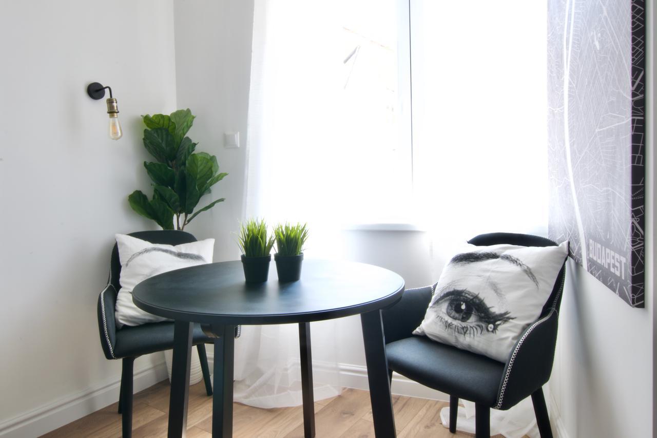 Luxury Apartment By Hi5 - Regiposta Boedapest Buitenkant foto